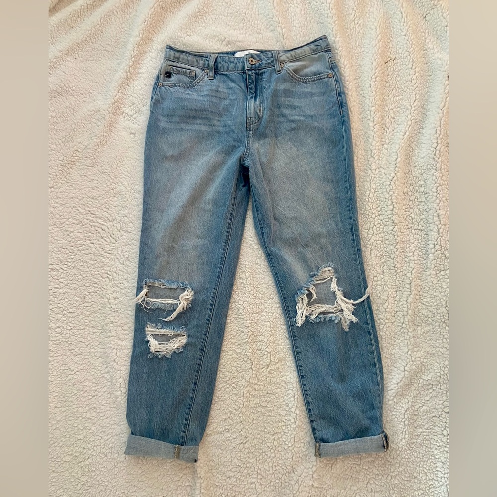 KanCan distressed boyfriend jeans size 7/27